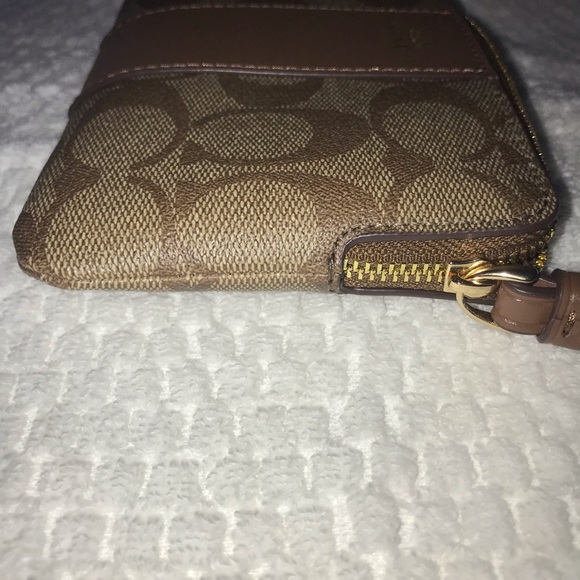 Coach wristlet - Picture 6 of 16